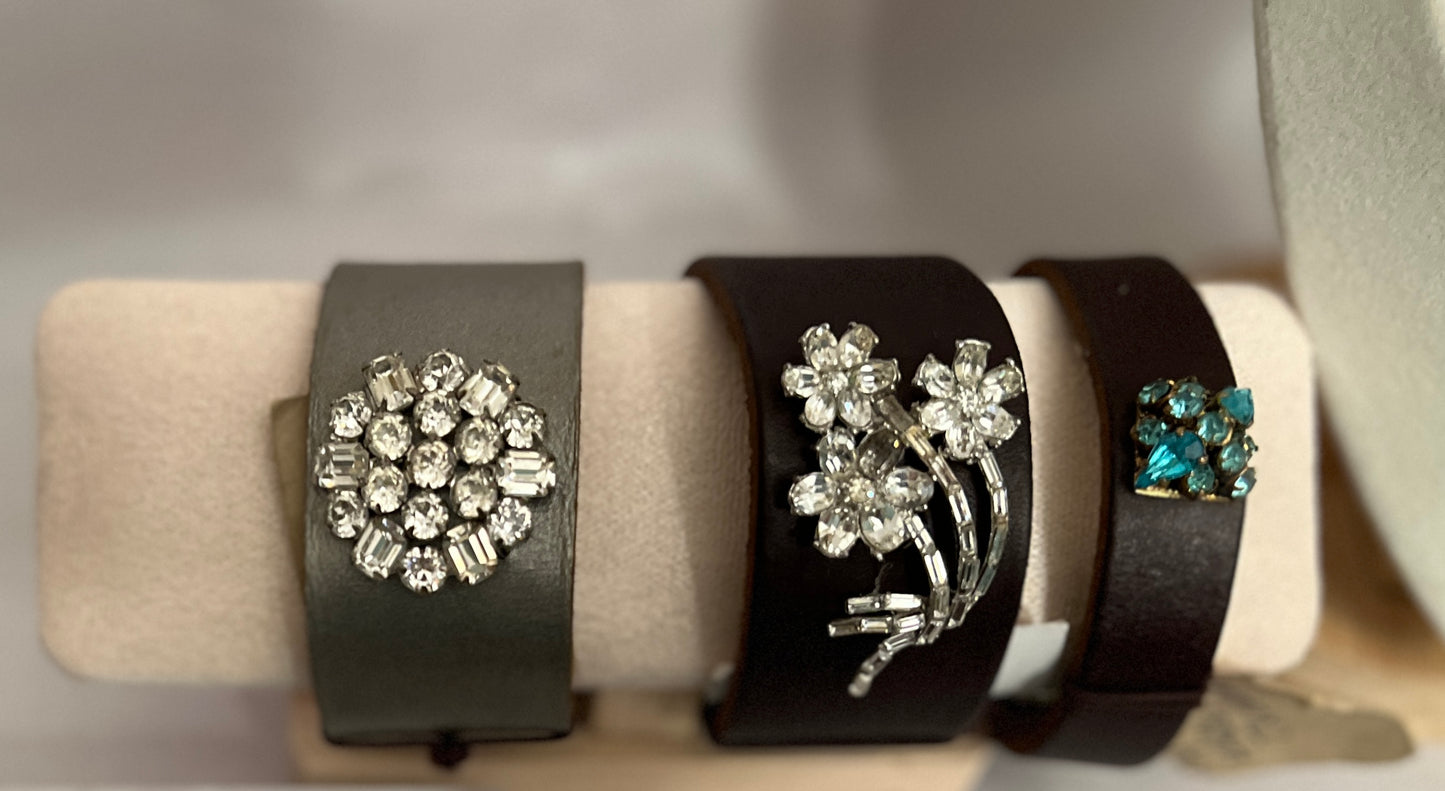 MITDS Leather Cuff Weiss Earring